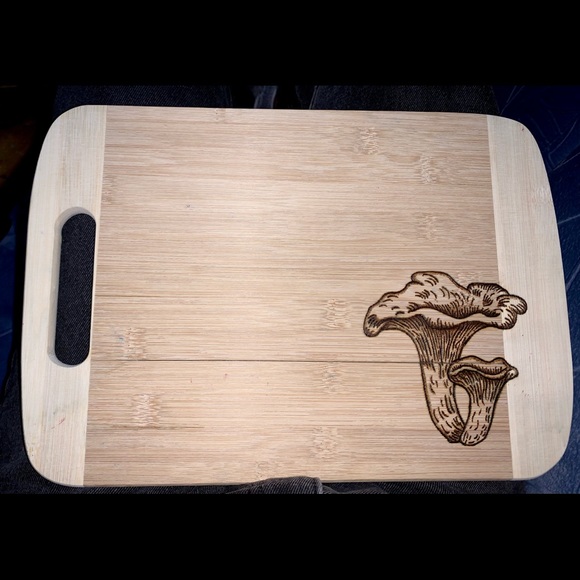Wood burned cutting board - Picture 2 of 2
